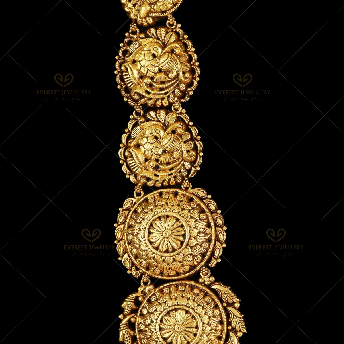 Traditional bengali gold jewelry | Gold jewelry fashion, Gold pendant  jewelry, Gold earrings designs